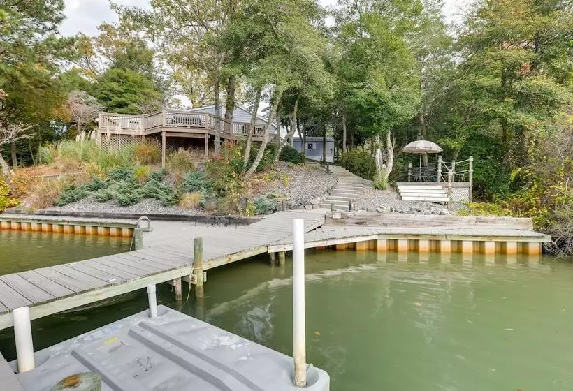 Waterfront Topping Vacation Home W/ Boat Dock!