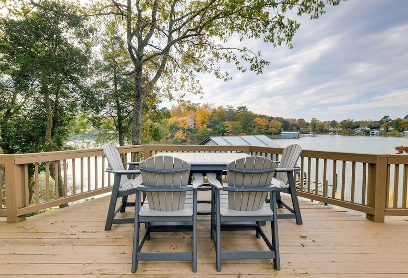 Waterfront Topping Vacation Home W/ Boat Dock!