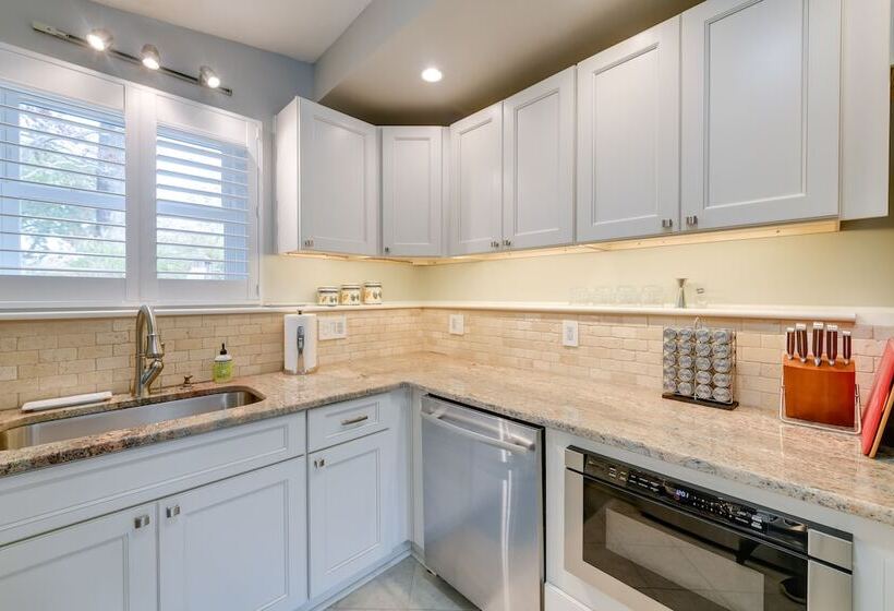 Waterfront Topping Vacation Home W/ Boat Dock!