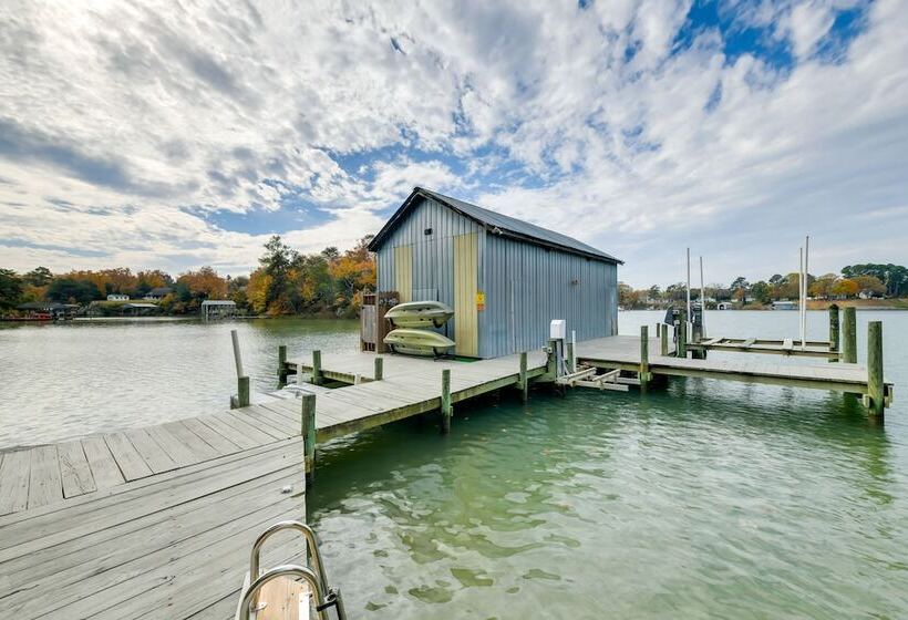 Waterfront Topping Vacation Home W/ Boat Dock!