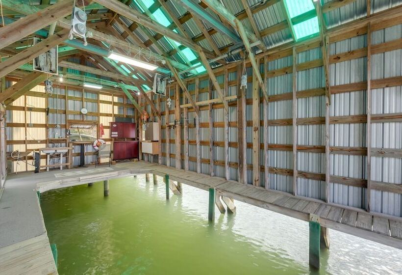 Waterfront Topping Vacation Home W/ Boat Dock!