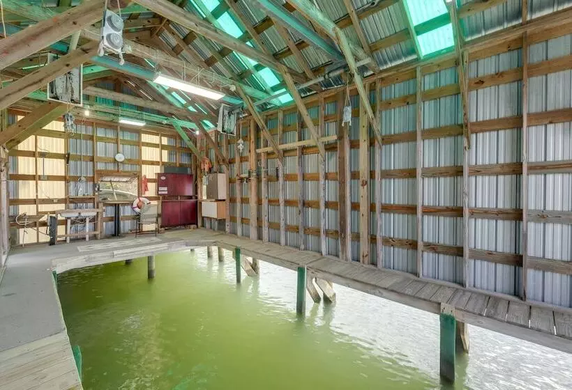 Waterfront Topping Vacation Home W/ Boat Dock!