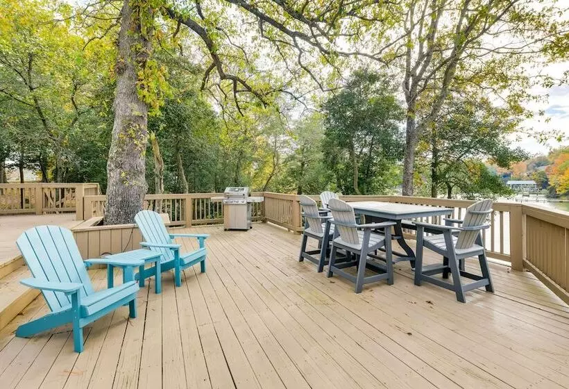 Waterfront Topping Vacation Home W/ Boat Dock!