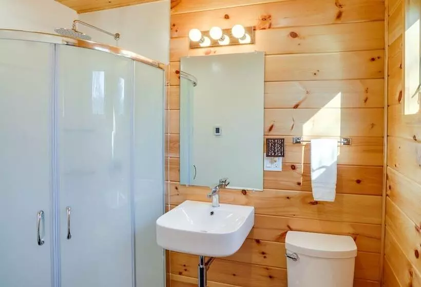 Windham Home Near Mountain Biking & Hiking Trails!