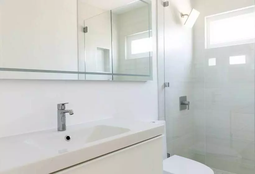 Avalon Ii By Avantstay Chic & Stylish San Diego Condo W/ Vibrant Interiors