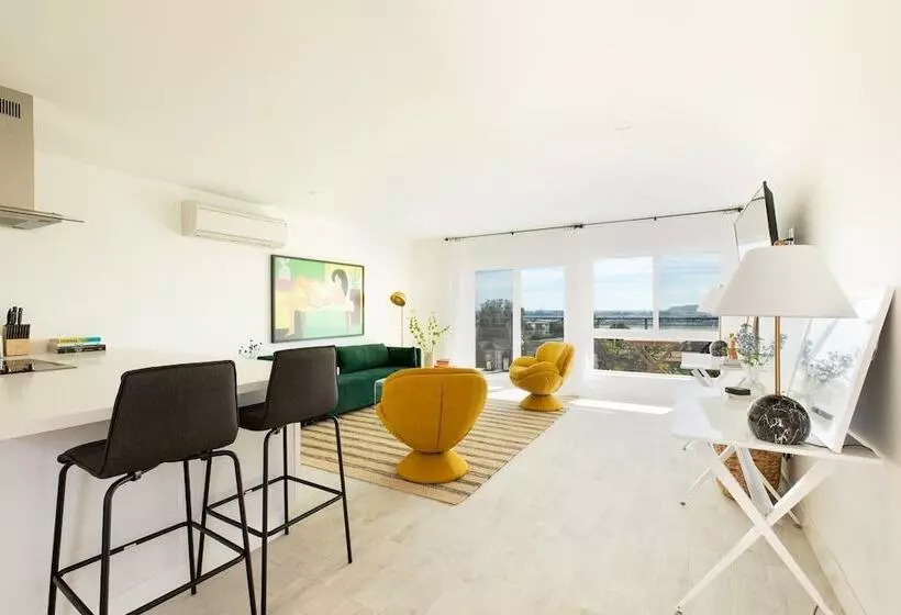 Avalon Ii By Avantstay Chic & Stylish San Diego Condo W/ Vibrant Interiors