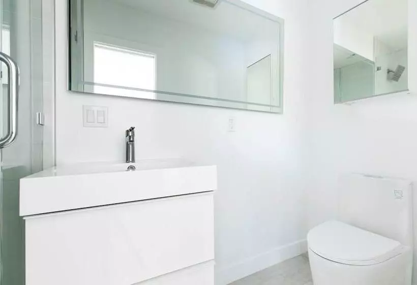 Avalon Ii By Avantstay Chic & Stylish San Diego Condo W/ Vibrant Interiors