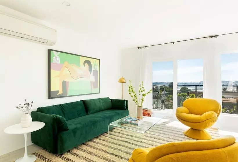 Avalon Ii By Avantstay Chic & Stylish San Diego Condo W/ Vibrant Interiors