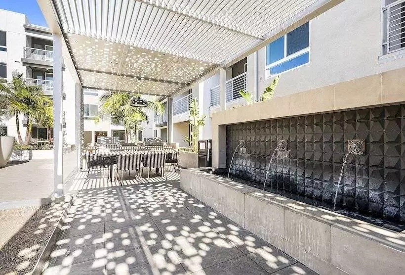 Global Luxury Suites Irvine