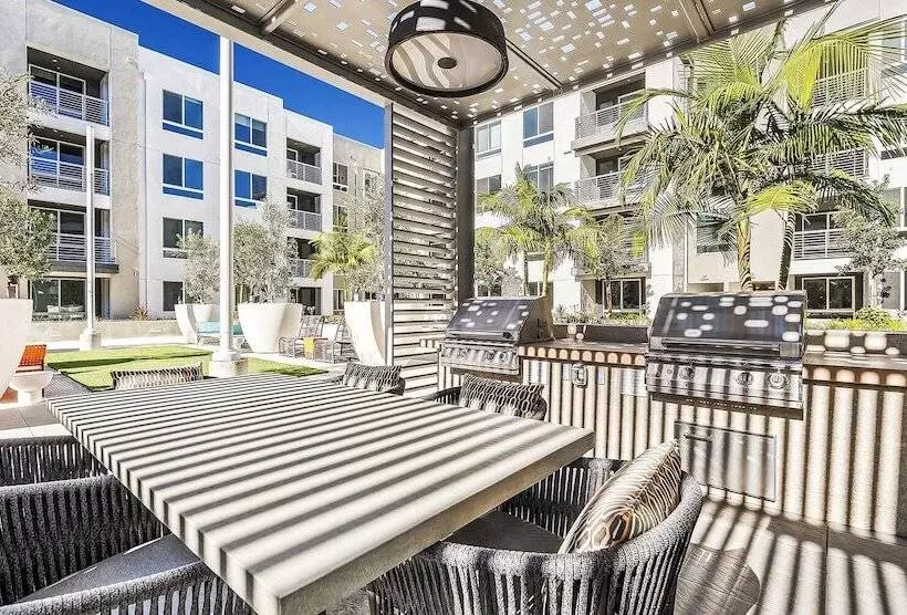 Global Luxury Suites Irvine