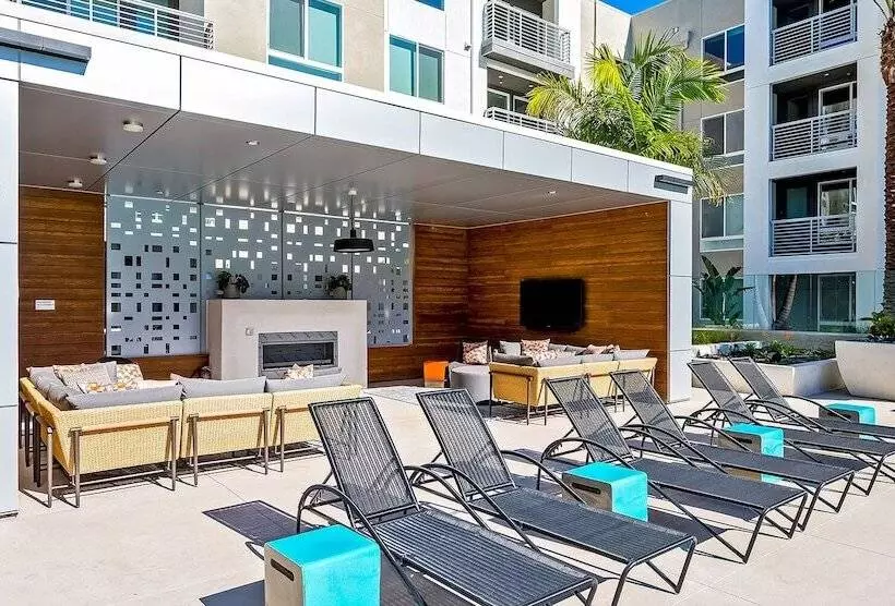 Global Luxury Suites Irvine