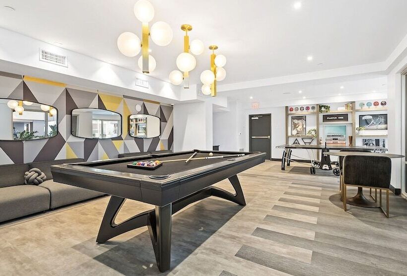 Global Luxury Suites Irvine