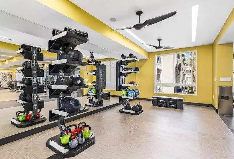 Global Luxury Suites Irvine