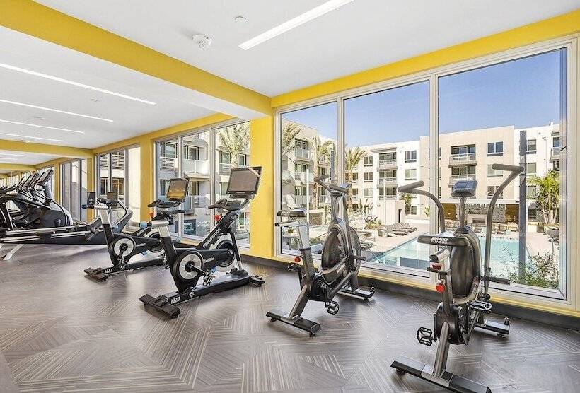 Global Luxury Suites Irvine