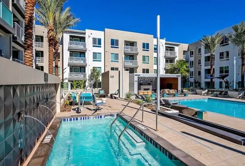 Global Luxury Suites Irvine