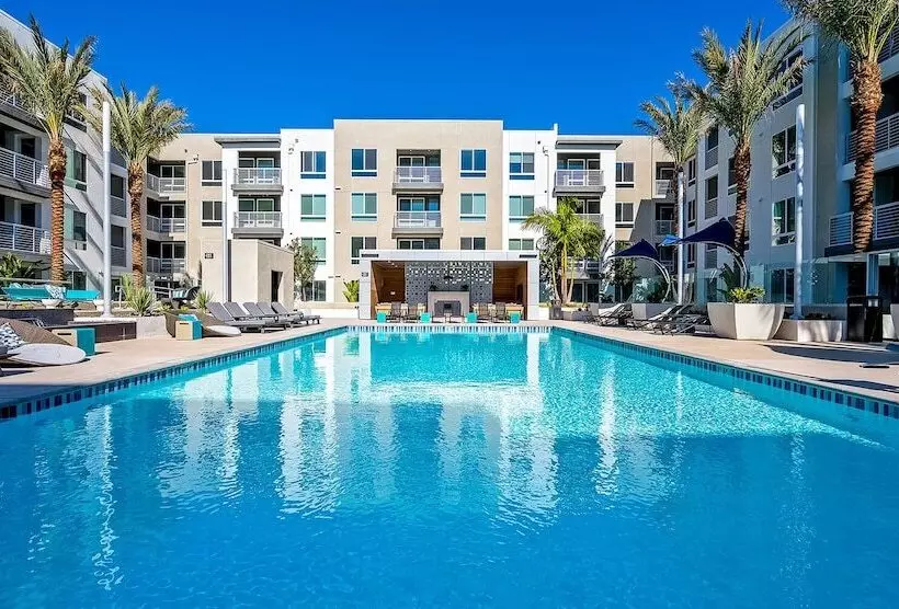 Global Luxury Suites Irvine