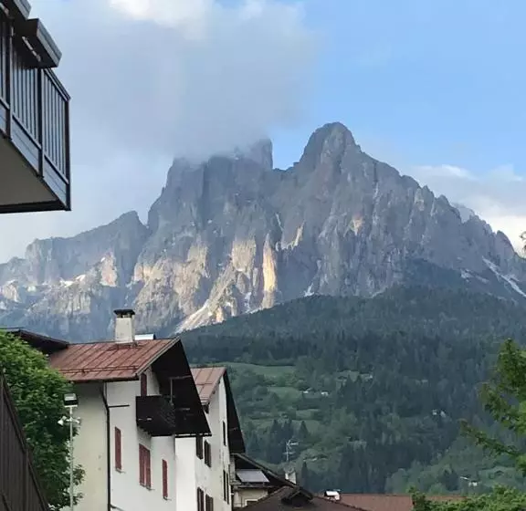 ホテル Albergo Dolomiti