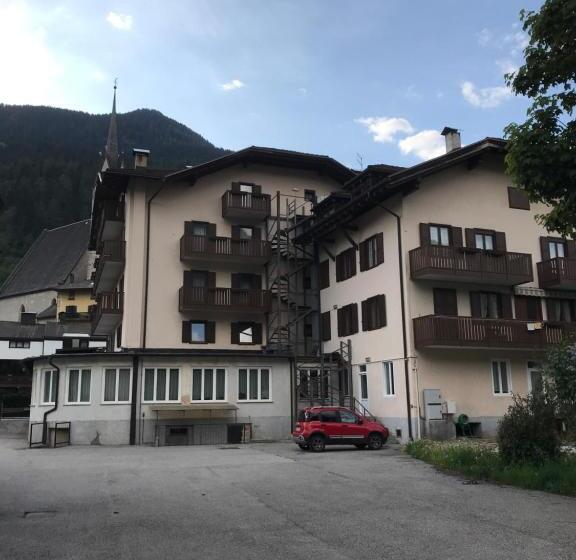 Отель Albergo Dolomiti