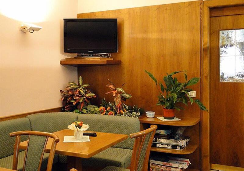 Отель Albergo Dolomiti