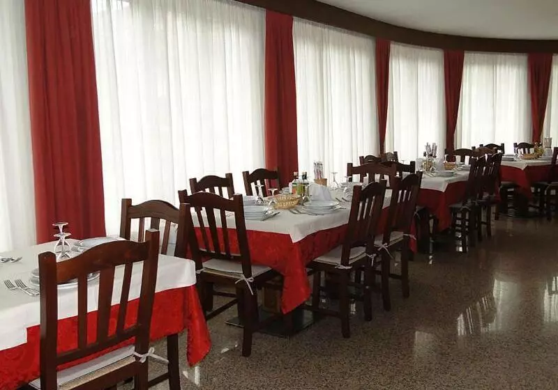 ホテル Albergo Dolomiti