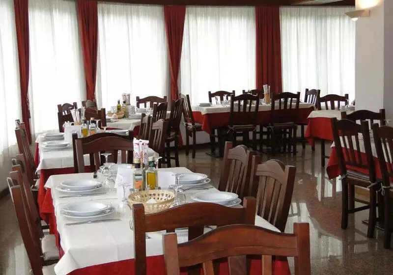 ホテル Albergo Dolomiti
