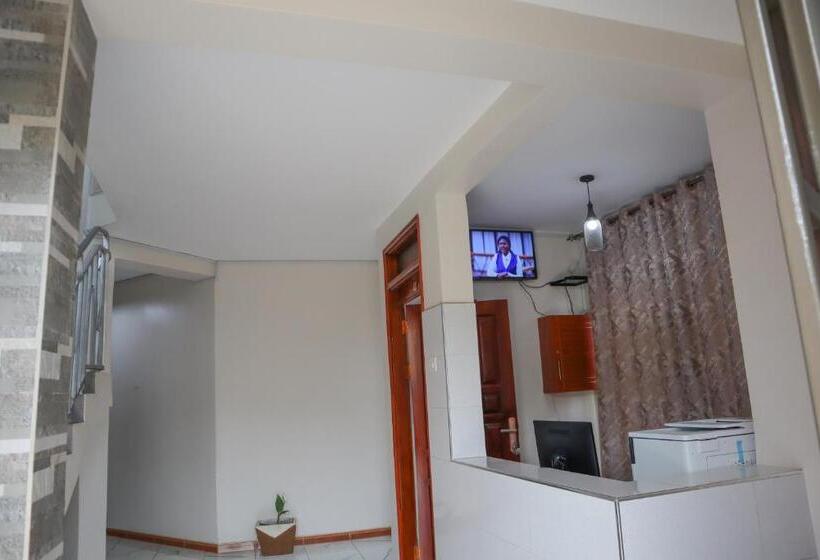 هتل Apollo Inn Fortportal