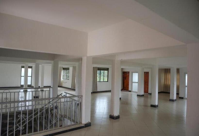 هتل Apollo Inn Fortportal