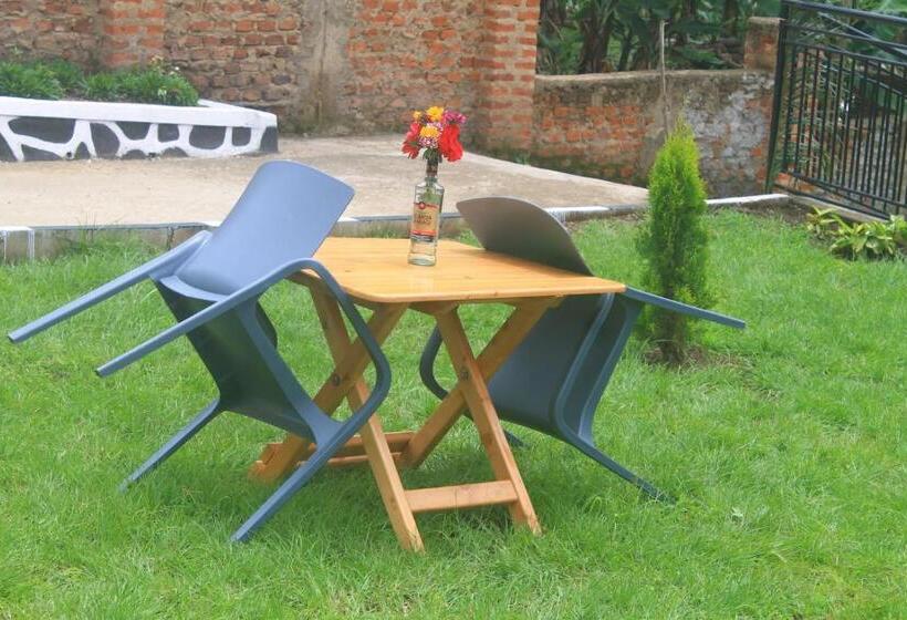 هتل Apollo Inn Fortportal