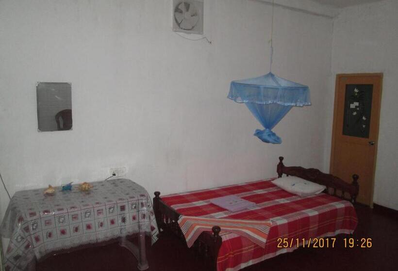 بنسيون Ariyawansa Guest House