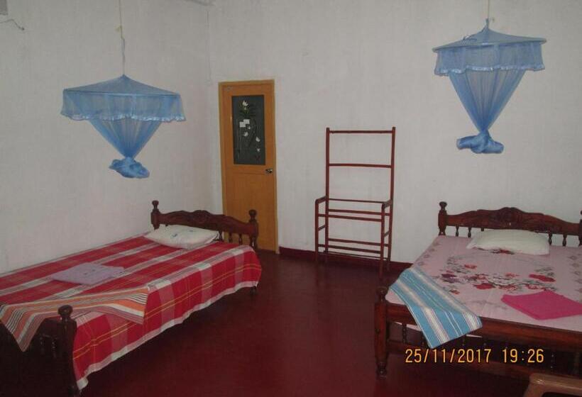 بنسيون Ariyawansa Guest House