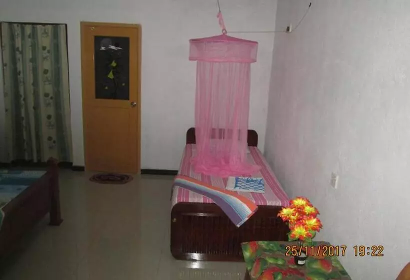 ペンション Ariyawansa Guest House