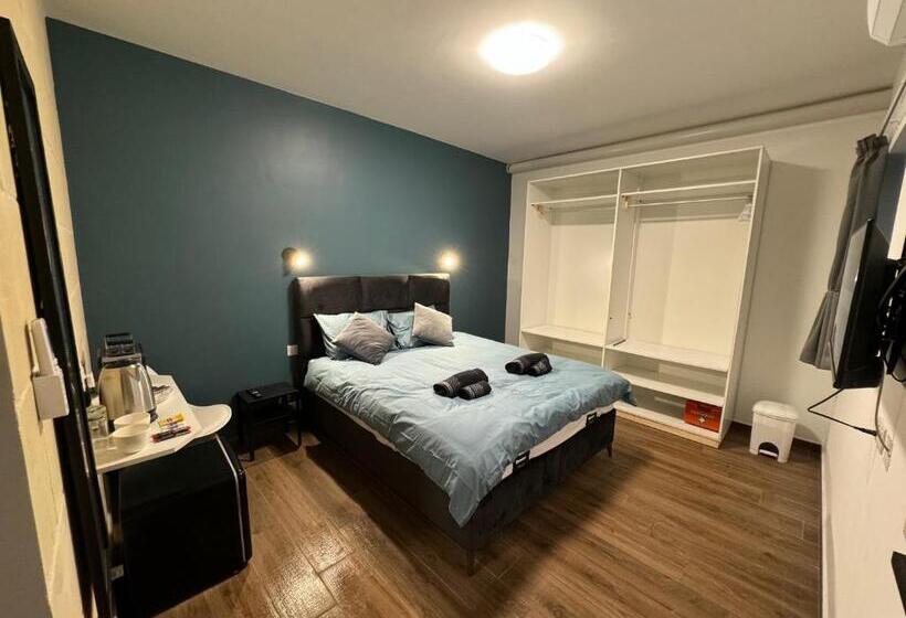 پانسیون Capital Heights Room, Victoria