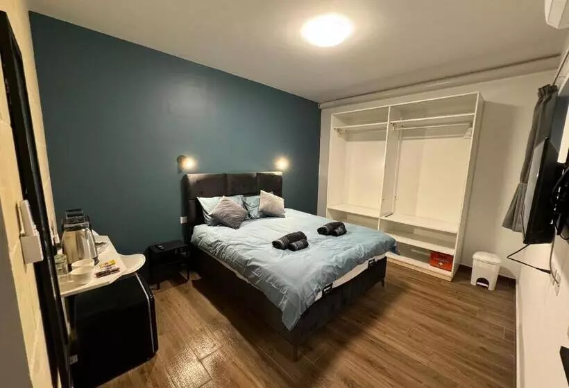 پانسیون Capital Heights Room, Victoria