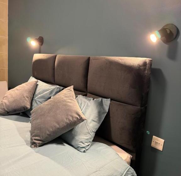 پانسیون Capital Heights Room, Victoria