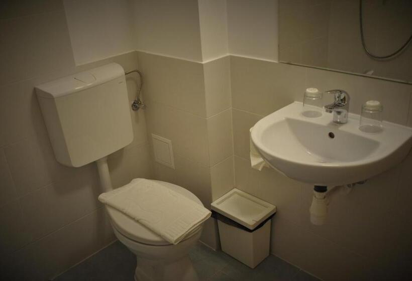 پانسیون Eforooms