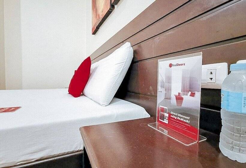 پانسیون Reddoorz Near Robinsons Cybergate Davao 2