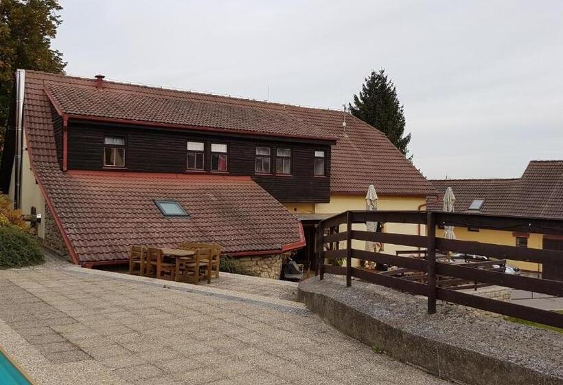 펜션 Penzion Přeštěnice