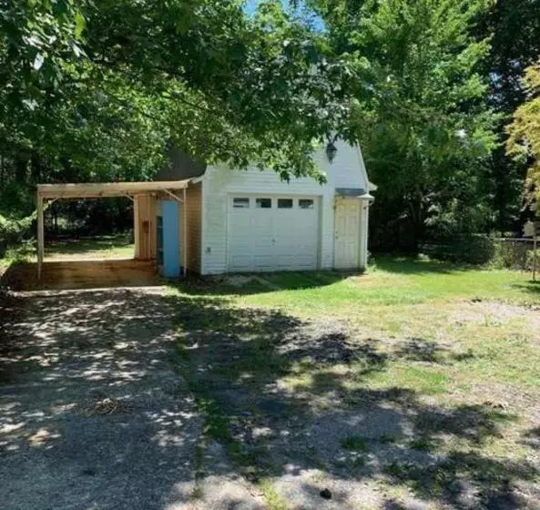 Majatalo Small Private Get Away, Tiny Home Garage Studio Apartment