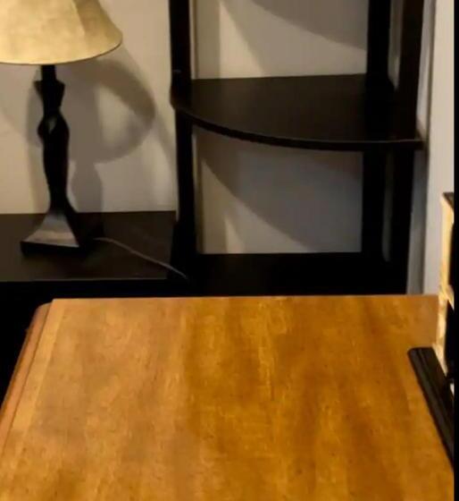 Пансион Small Private Get Away, Tiny Home Garage Studio Apartment