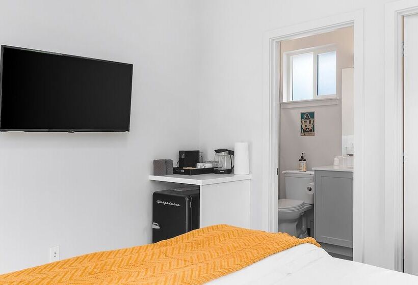 پانسیون Solo S Smuggler Suite