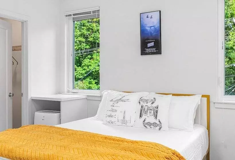 ペンション Solo S Smuggler Suite