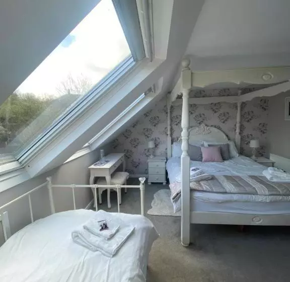 Majatalo The Prophecy Of Light Retreat