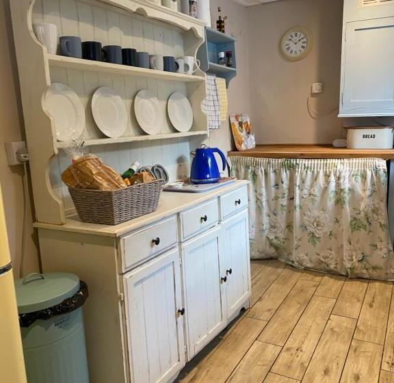 پانسیون The Prophecy Of Light Retreat