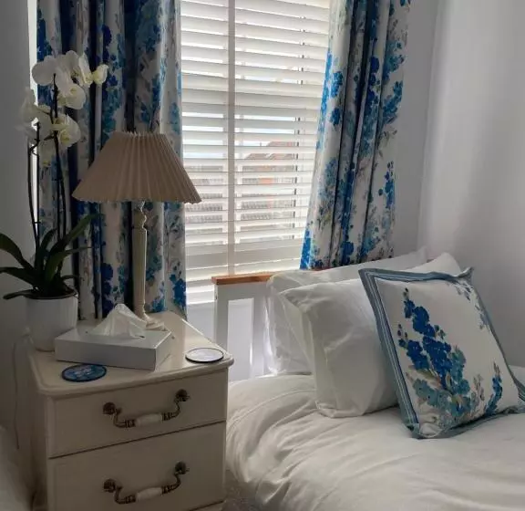 Majatalo The Prophecy Of Light Retreat