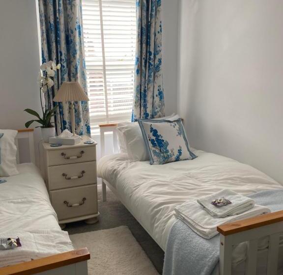 پانسیون The Prophecy Of Light Retreat