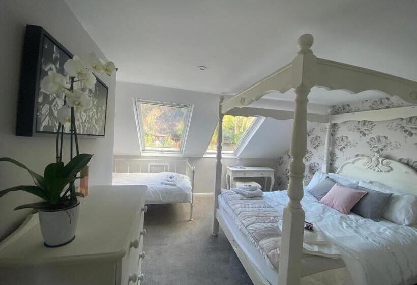 پانسیون The Prophecy Of Light Retreat