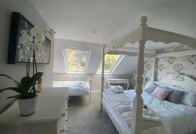 Majatalo The Prophecy Of Light Retreat