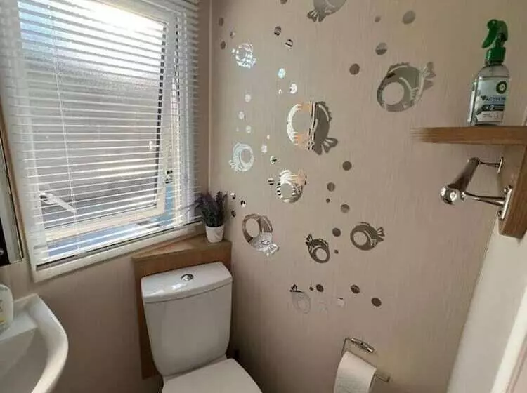 Stunning 8 Berth Caravan In Poole