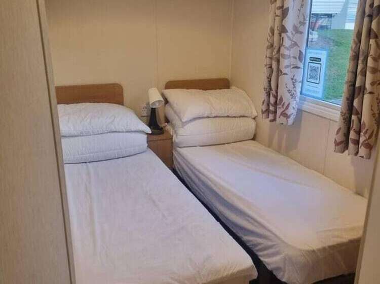 Stunning 8 Berth Caravan In Poole