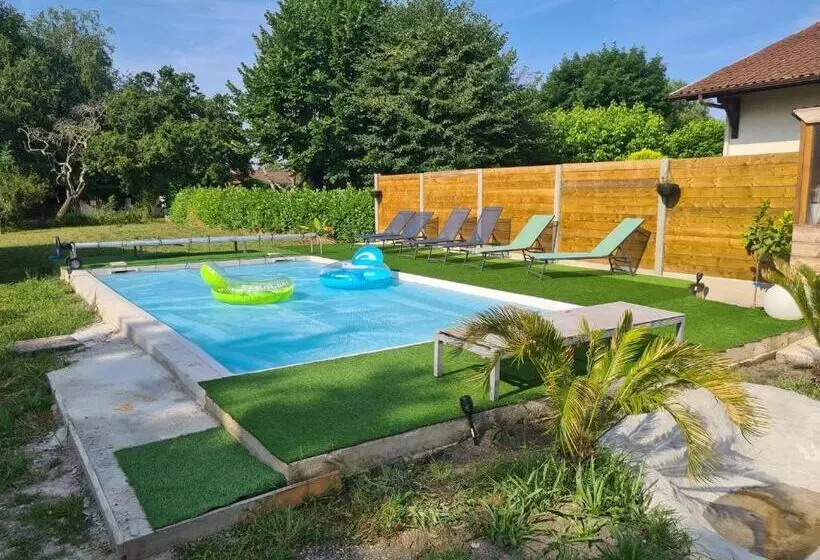 Aamiaismajoitus (B&B) Villas Floryanne Chambre Les Lacs